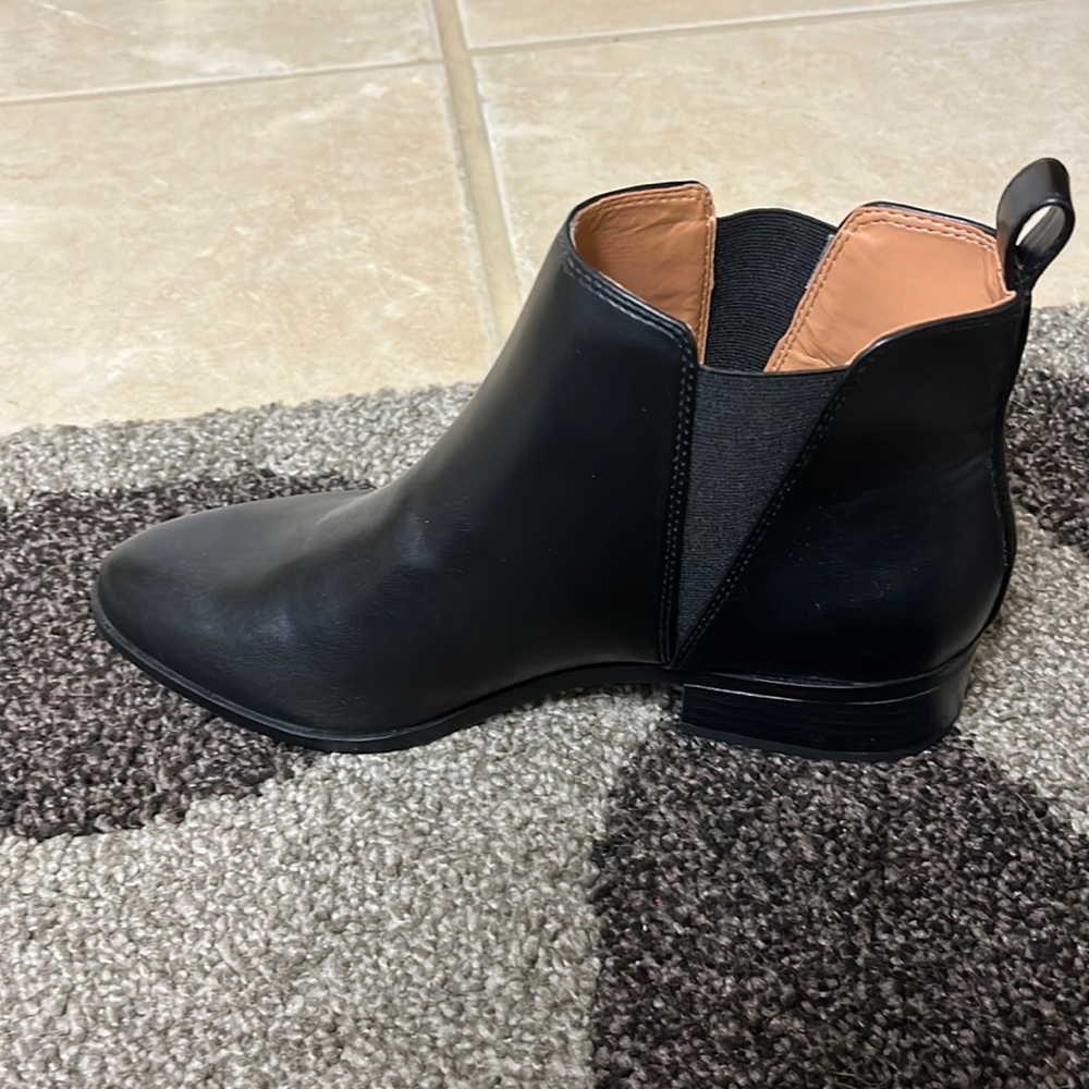 Jcrew size 8 right boot only